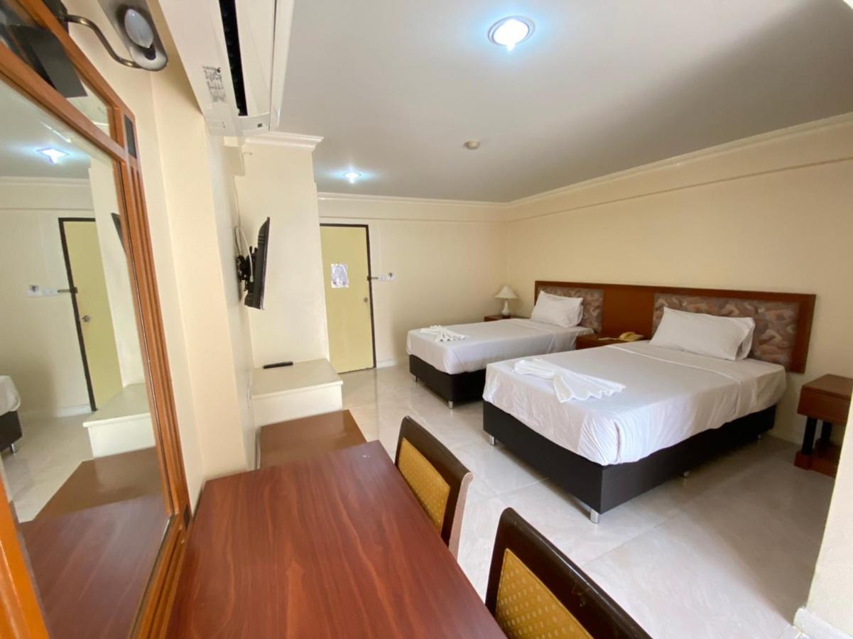 Jumbotel Hotel Bangkok Exteriör bild